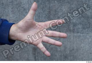 D0021 Man hand reference 0003